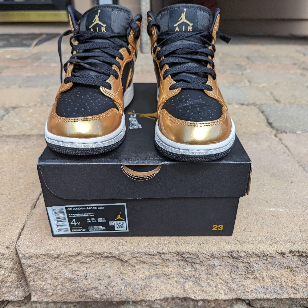Jordan 1 4y